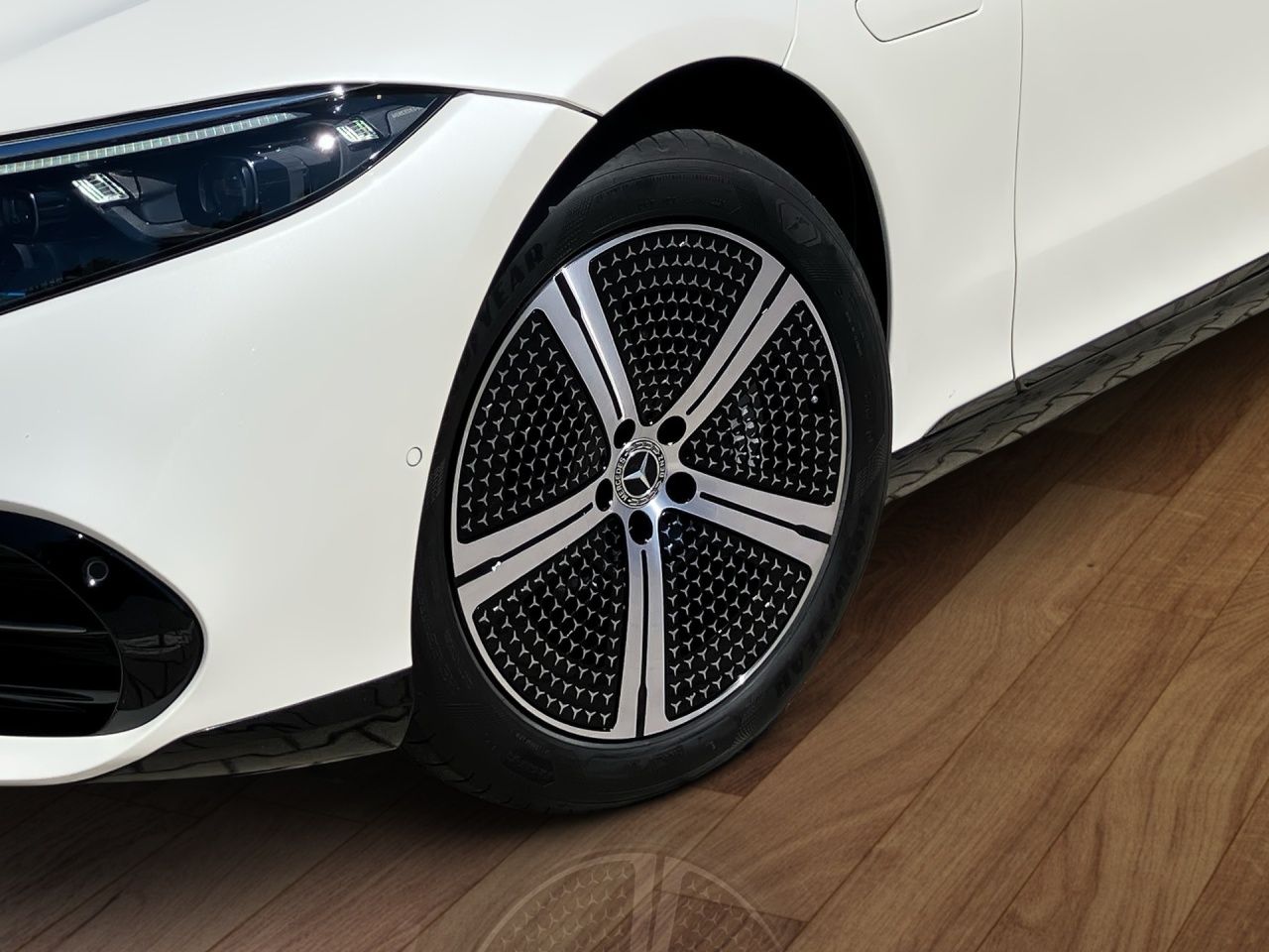 Fahrzeugabbildung Mercedes-Benz EQS 450+ Premium Plus AHK+Sitzklima+Pano+HA-Lkg