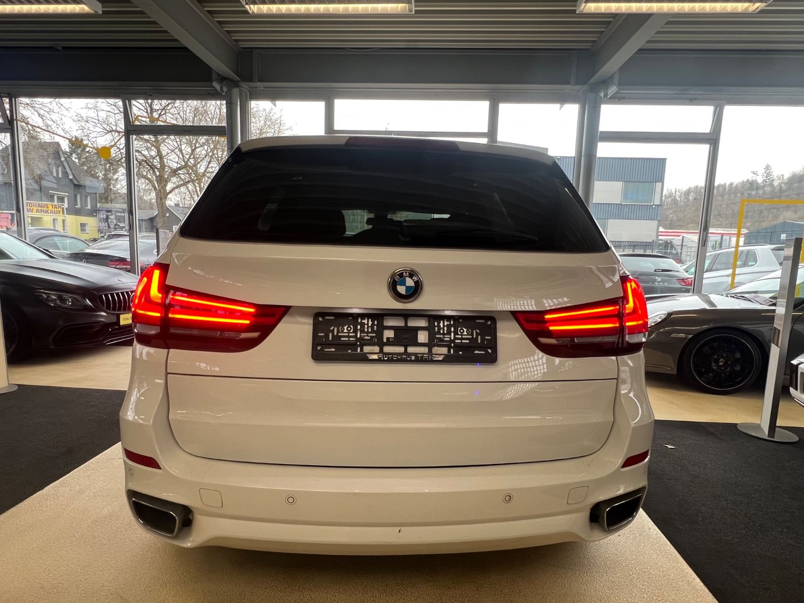 Fahrzeugabbildung BMW X5 xDrive 30 d M Sport Paket