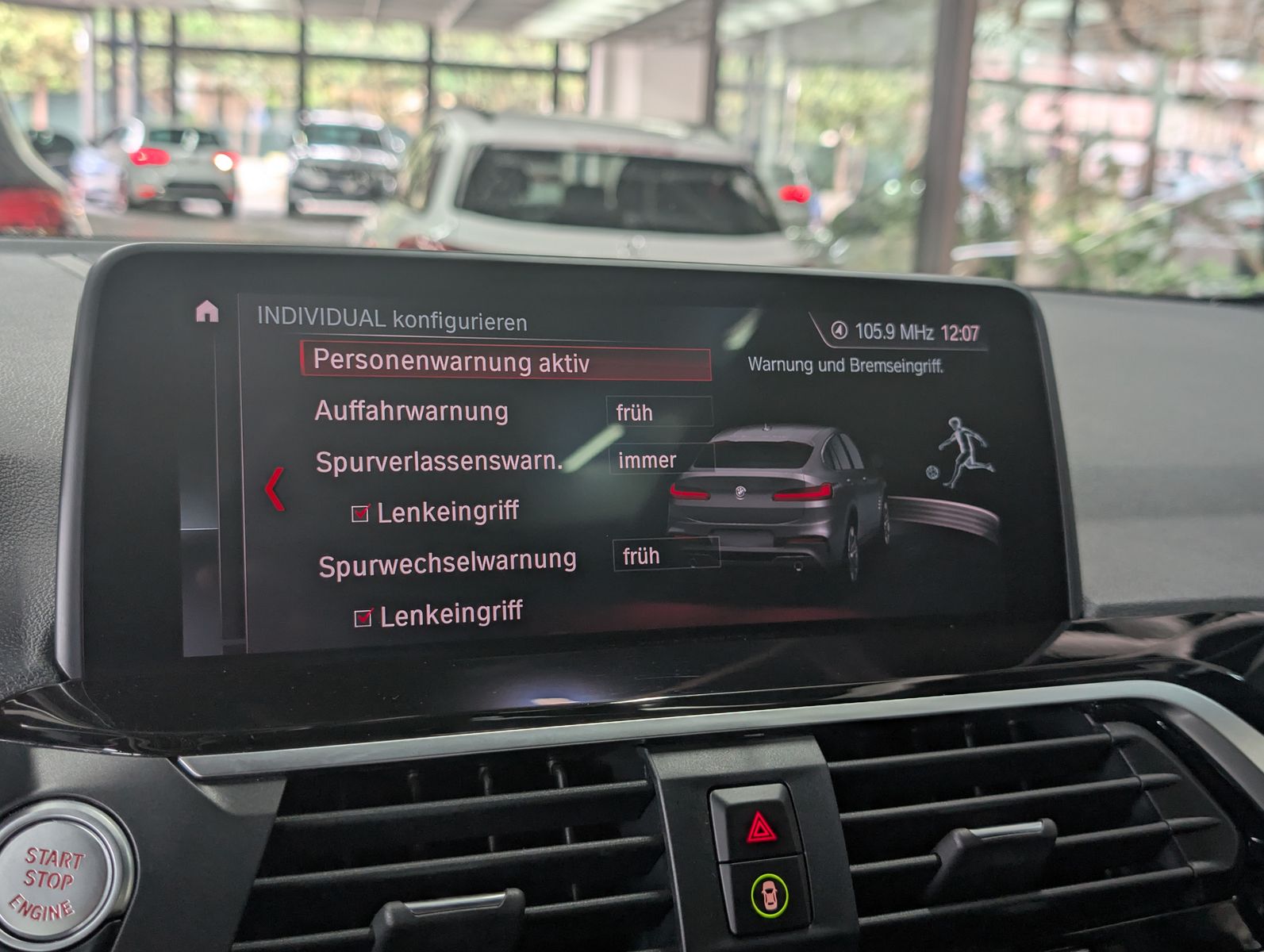 Fahrzeugabbildung BMW X4 xDrive 30 i xLine MSport Shadow PANO H&K VOLL