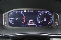 Volkswagen T6.1 Caravelle lang LR DSG 4Motion LED Navi AHK