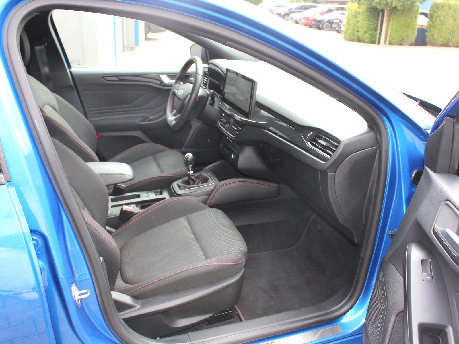 Fahrzeugabbildung Ford Focus ST-Line X 1,0 EcoBoost Mild-Hybrid