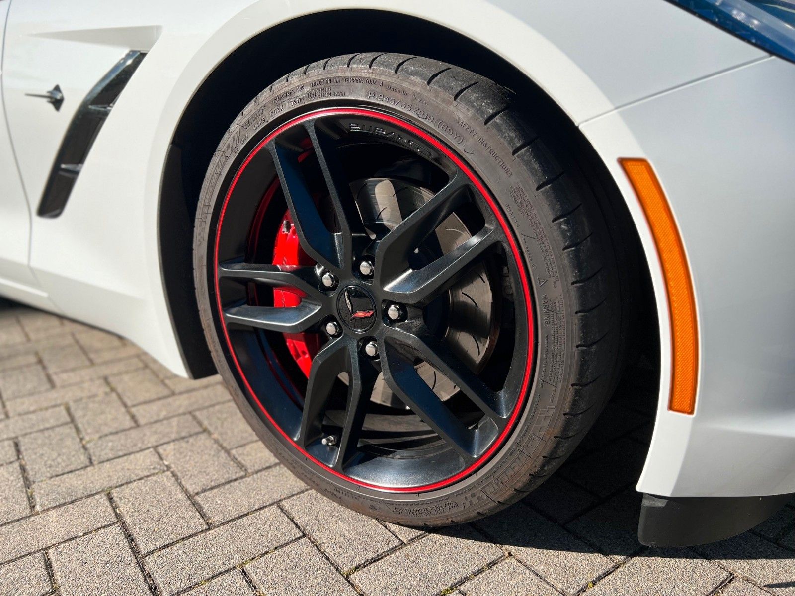 Fahrzeugabbildung Corvette C7 6.2 V8 AT8 Stingray Cabrio 3LT