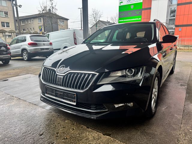 Skoda Superb Combi 2.0 TDI Navi/Xenon/AHK