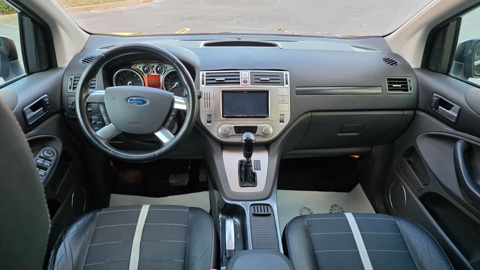 Ford Kuga Titanium 2.5 Turbo 5 cyl. 200 ch BVA 4x4 / Carnet complet / GPS / Sièges chauffants / Attelage 2,1 t