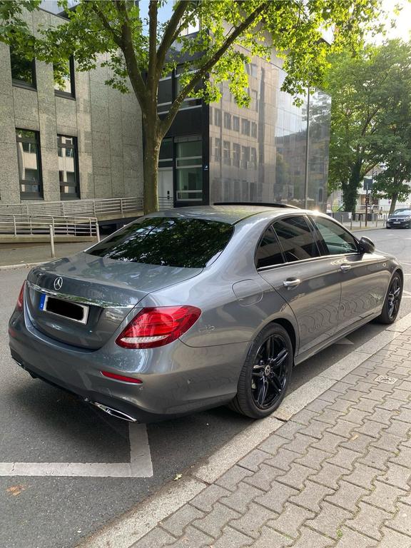 Mercedes-Benz E 220