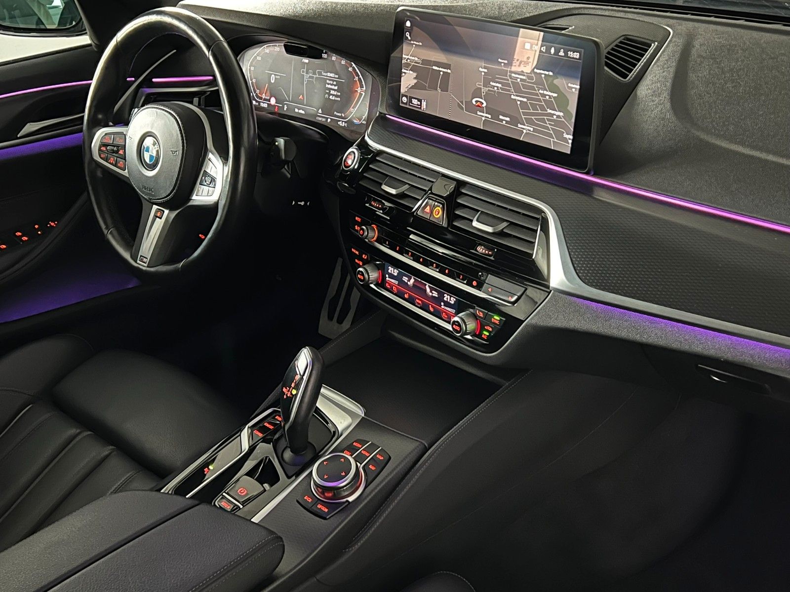 Fahrzeugabbildung BMW 530 d xDrive M SPORT/AHK/VRTL COCKPIT/eGSD/ACC