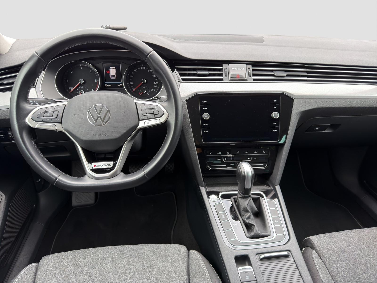 Volkswagen Passat 2.0 TDI Navi Keyl* Massage Kam*, миниатюра 11