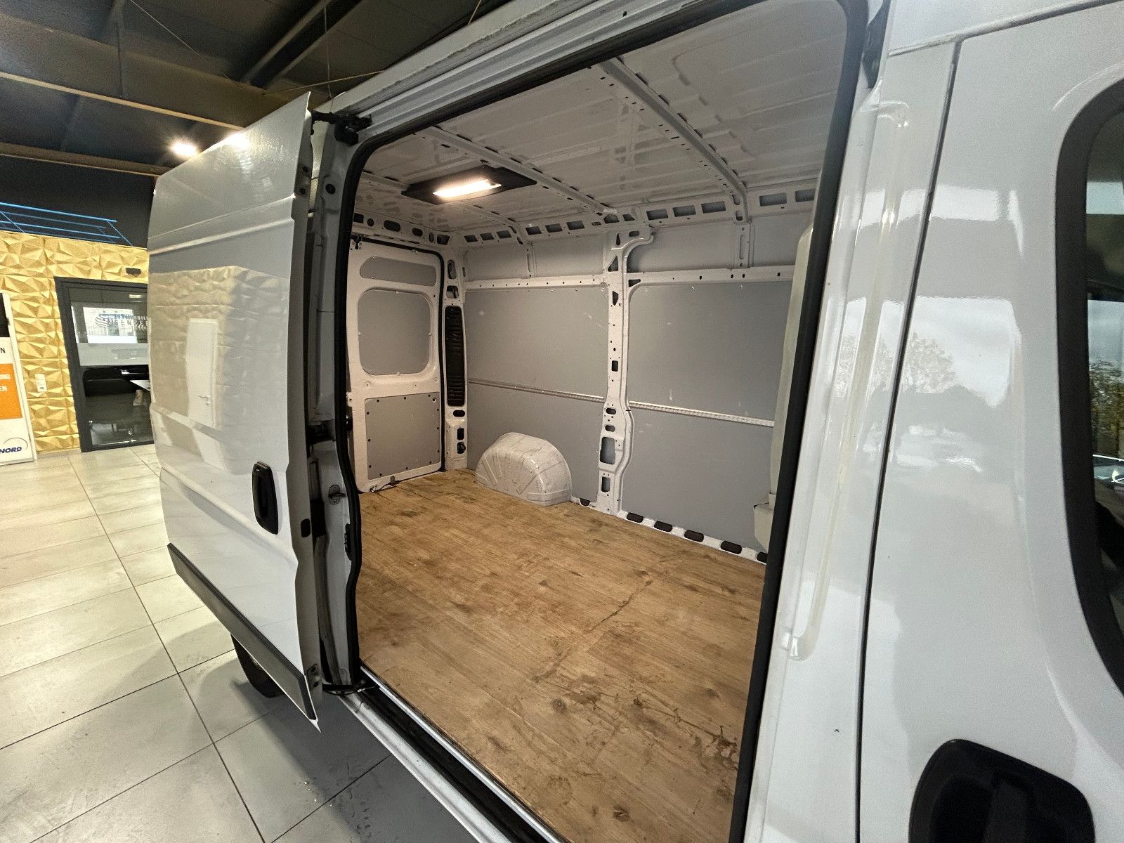 Fahrzeugabbildung Fiat Ducato Hochr.-Kasten 30 120 L2H2 RS: 3450 mm/KAM