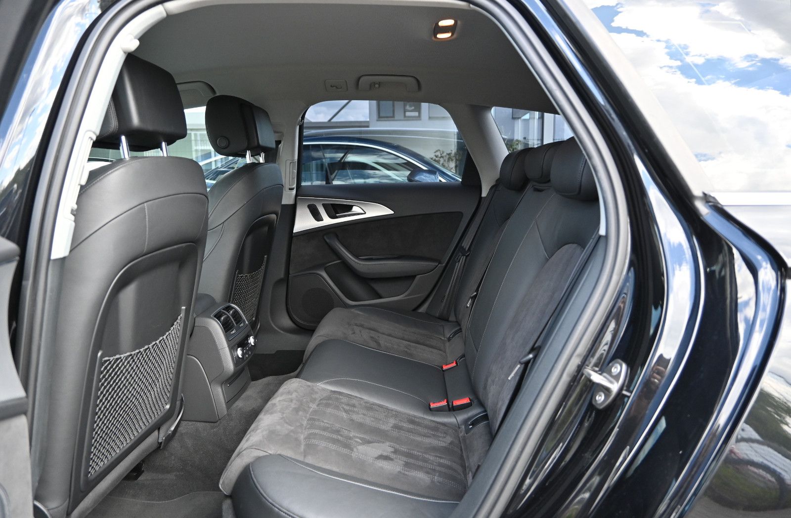 Fahrzeugabbildung Audi A6 Avant 3.0 TDI quattro °AHK°KEYLESS°ALCANTARA°