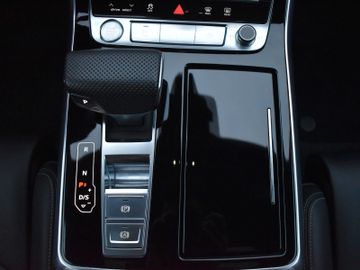 Fahrzeugabbildung Audi Q8 55 TFSI quattro S-LINE+ SOFT CLOSE*360*PANO