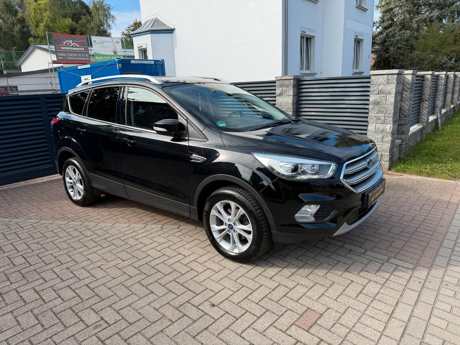 Ford Kuga Titanium Tüv 08/2028 S-Heft! 2 Hand! AHK!