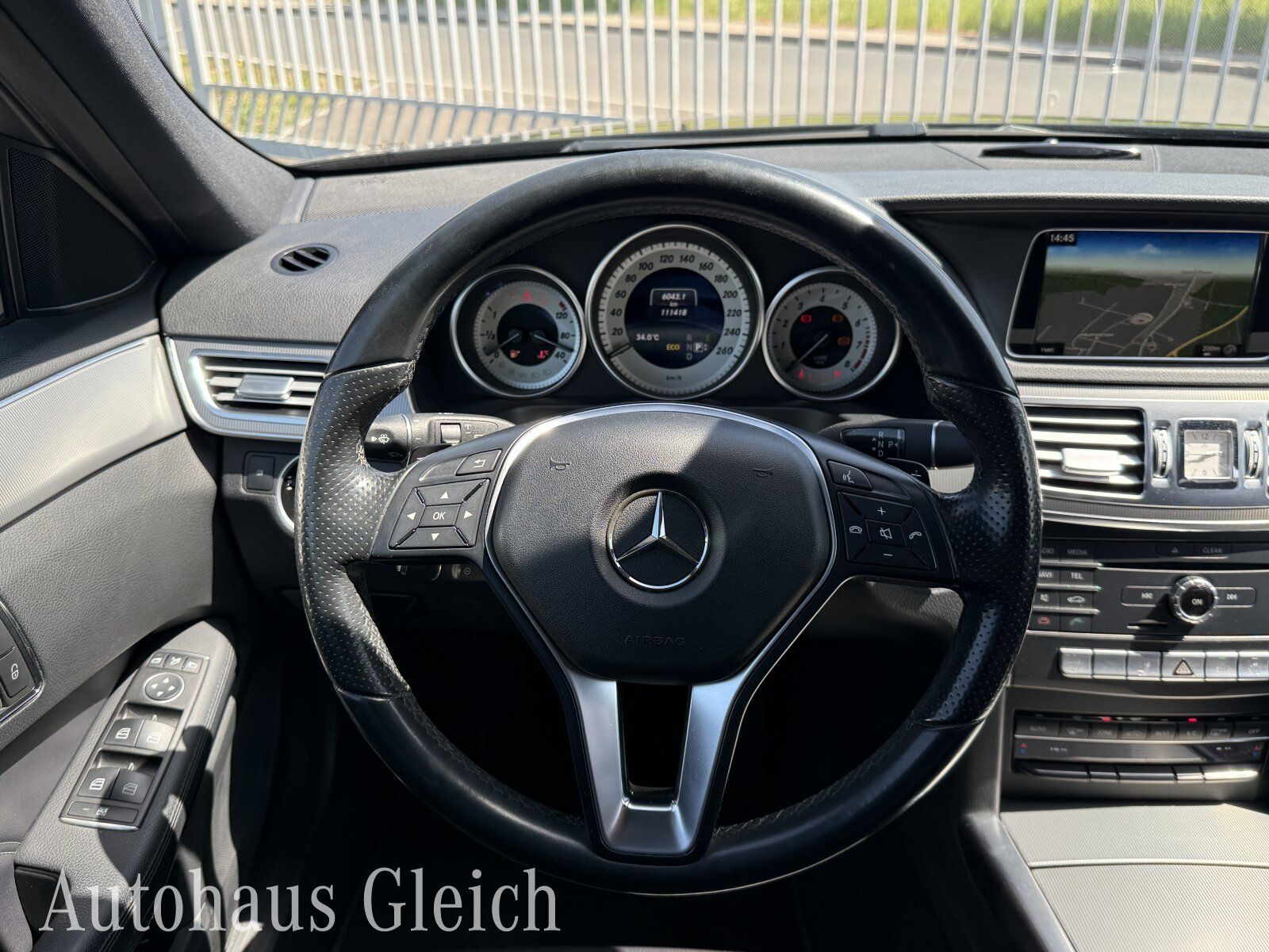 Fahrzeugabbildung Mercedes-Benz E 200 T Avantgarde Comand/AHK/RückfahrkamaraFIS
