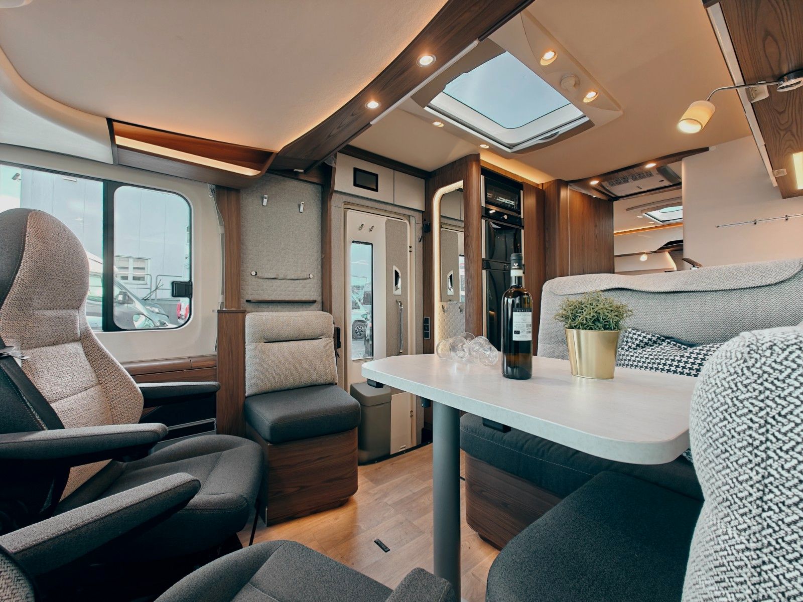 Fahrzeugabbildung HYMER / ERIBA / HYMERCAR B-KLASSE ML I 780 MASTERLINE - AUS ERSTBESITZ