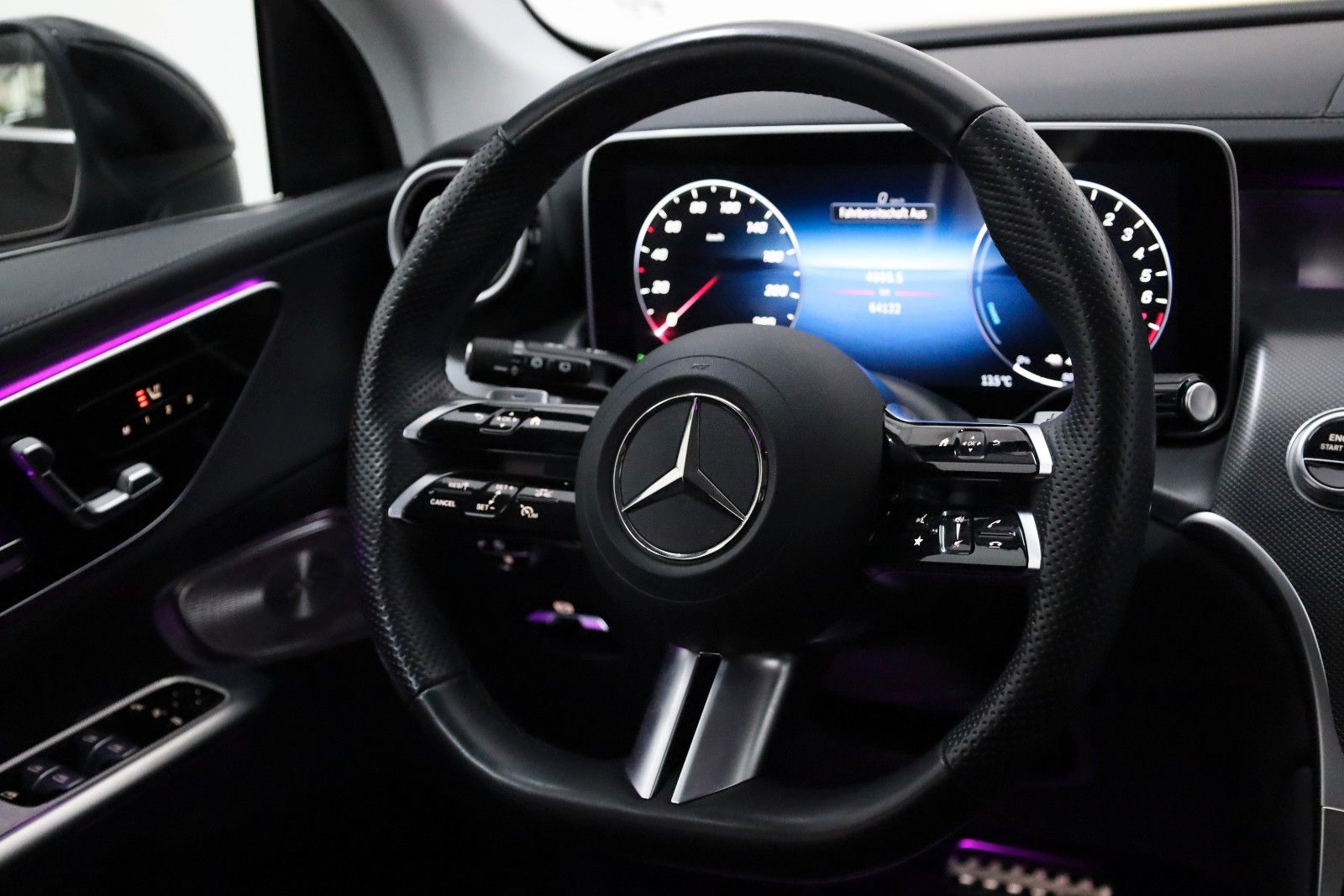 Fahrzeugabbildung Mercedes-Benz GLC 300 e 4M, AMG line, SH,Navi,Kamera,ACC, +WR