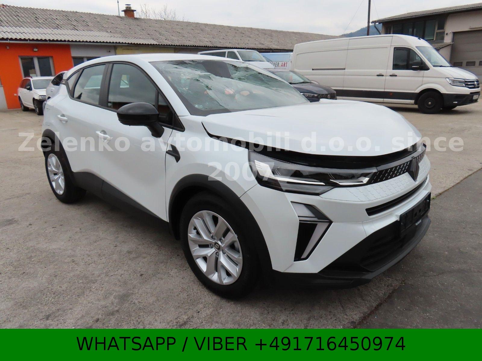 Renault Captur II Evolution Auto fährt - car is running