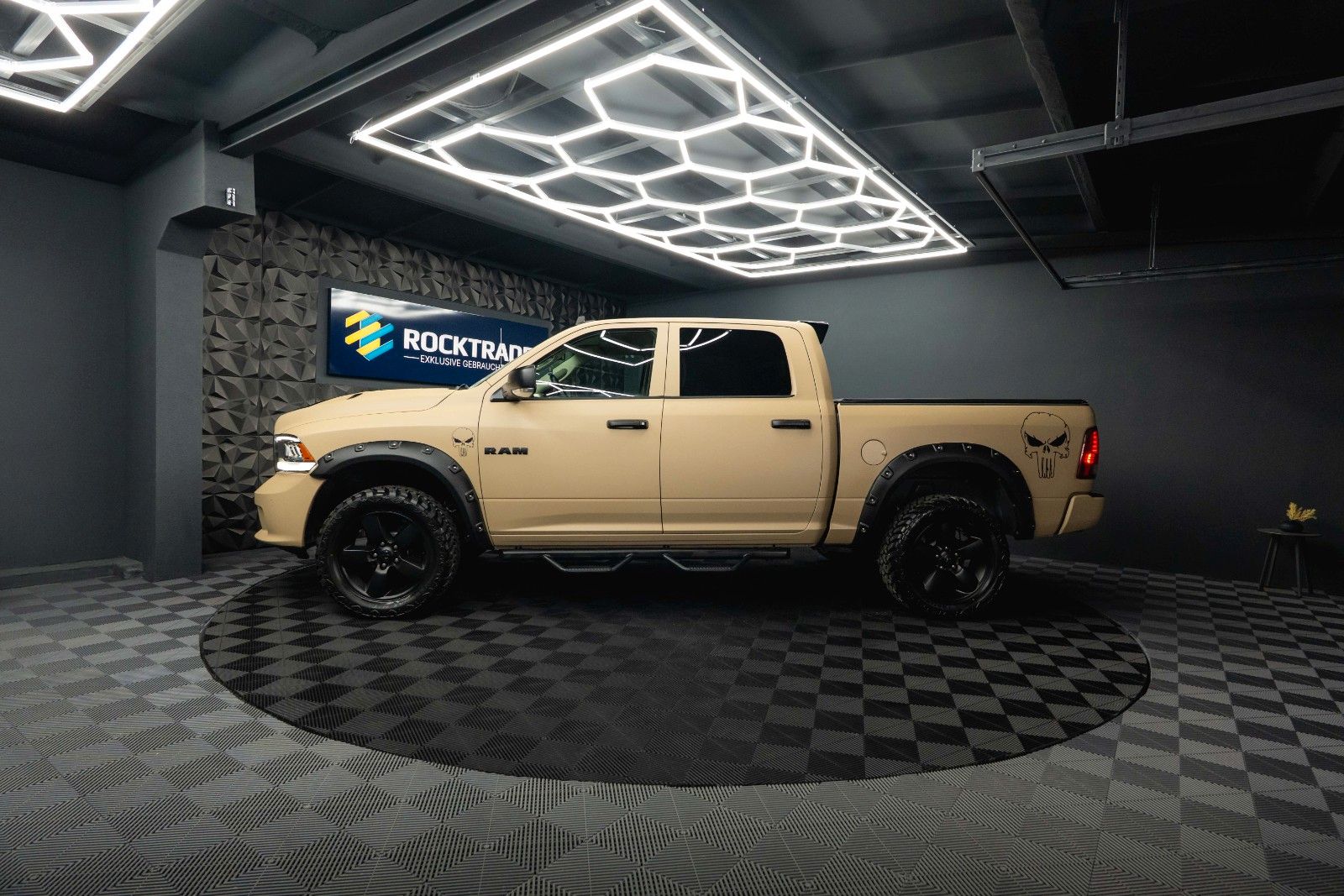 Fahrzeugabbildung Dodge RAM 5.7 V8 HEMI 4x4 PUNISHER OFFROAD RAPTOR LACK