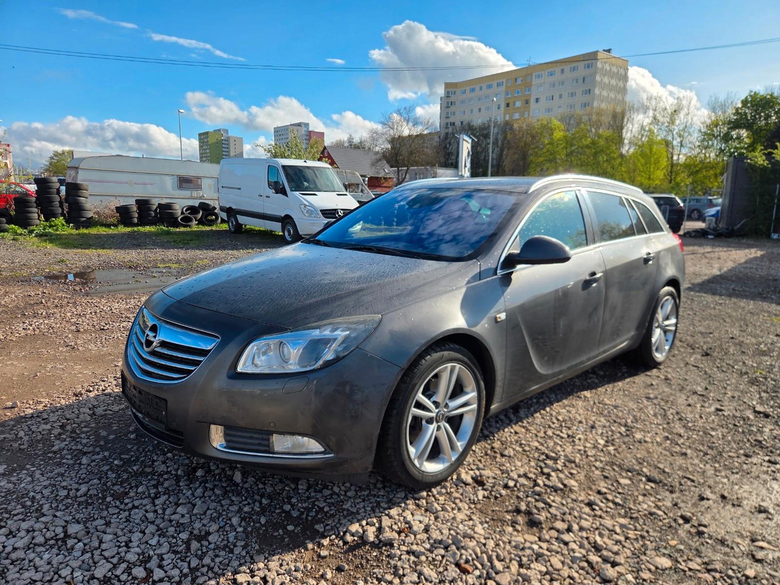 Opel Insignia A Sports Tourer Sport 4x4+abn. AHK+Voll