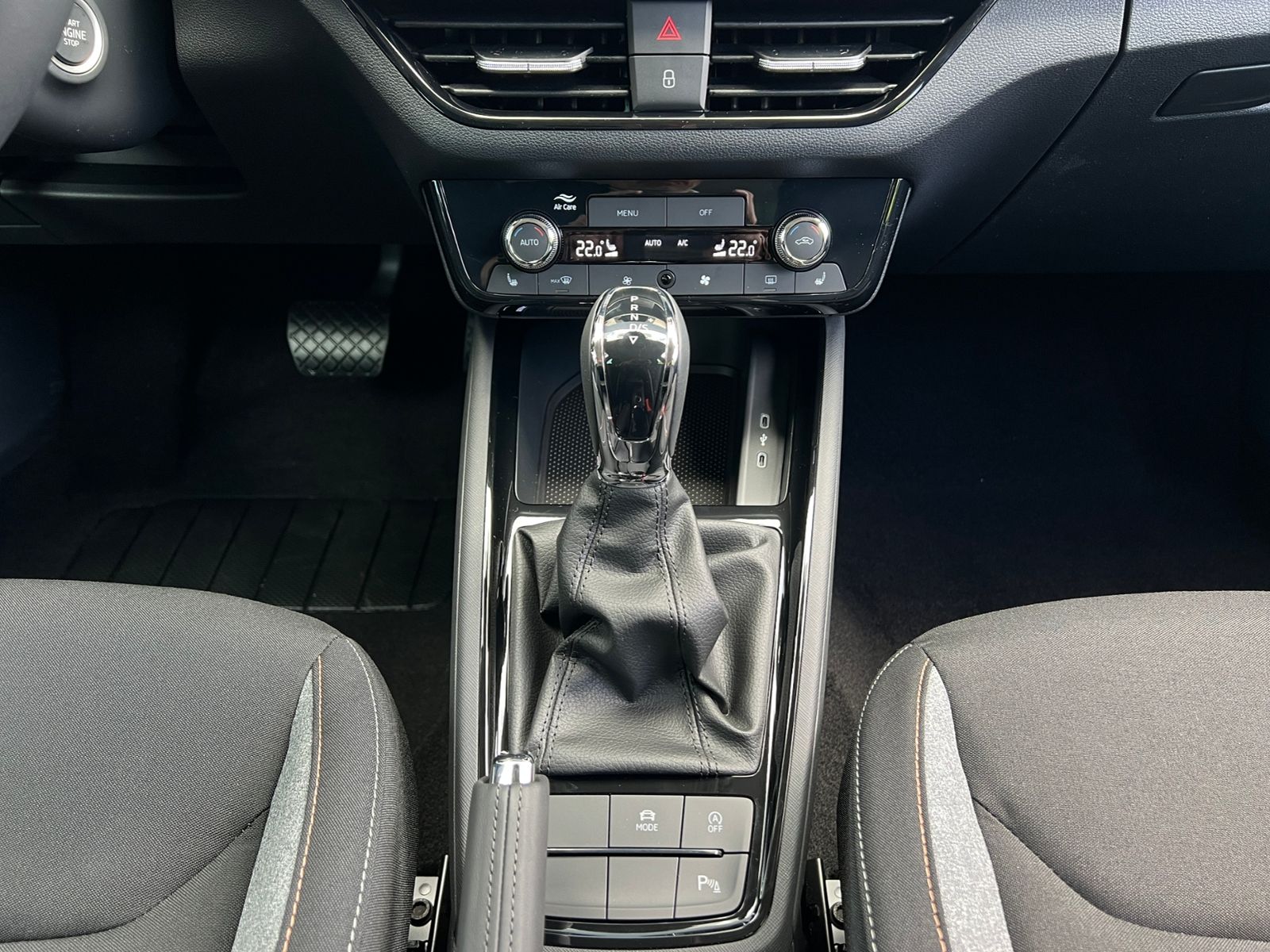 Fahrzeugabbildung SKODA Kamiq Selection 1.0 TSI DSG *AHK, LED, SmartLink