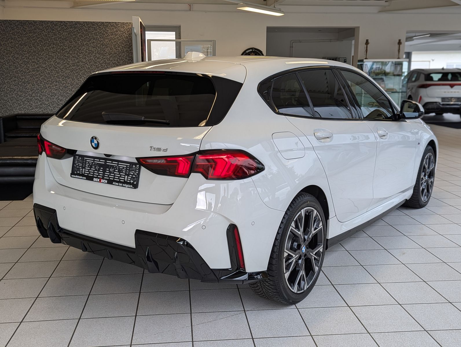 BMW 118 d M-Sport Pano HUD Innovations-Paket 360 AHK - Image 7