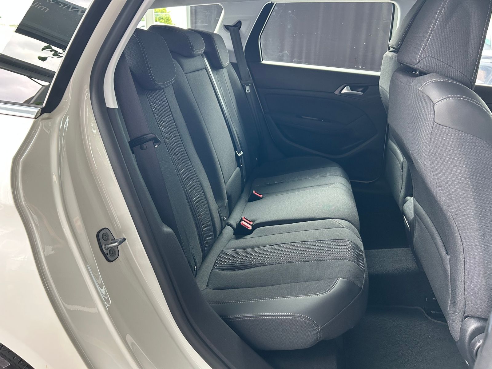 Fahrzeugabbildung Peugeot 308 SW Allure KLIMA LED NAVI  ALU