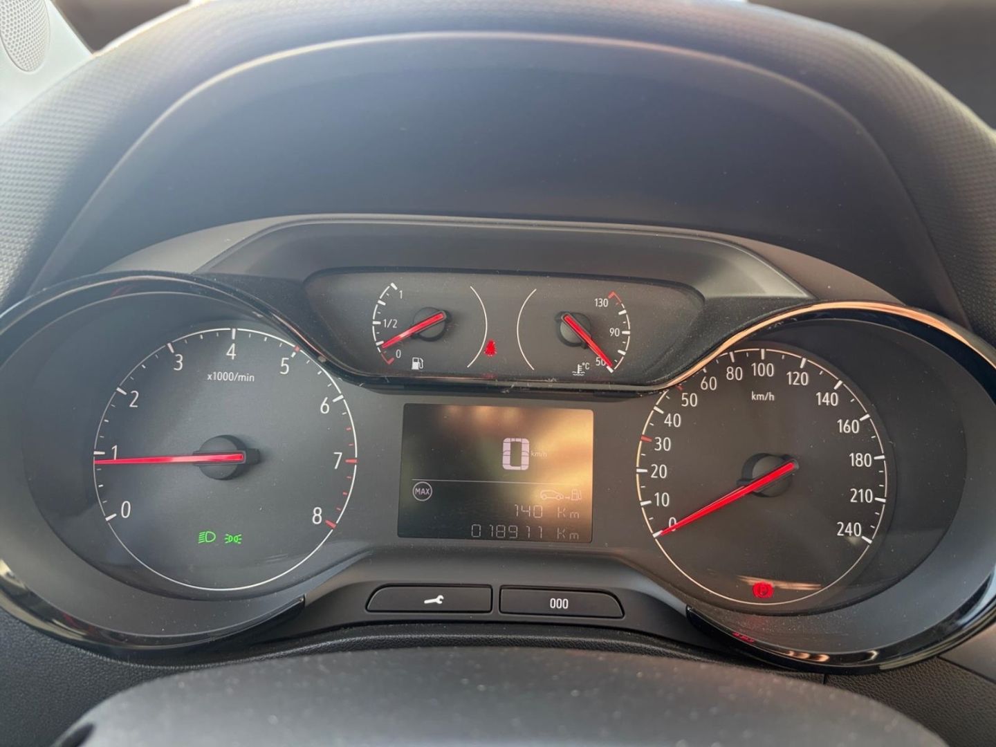 Fahrzeugabbildung Opel Crossland Edition SHZ LenkradHZG Spurhalteass.,
