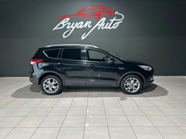 Ford Kuga 2.0 TDCI 140 CV 4WD Titanium