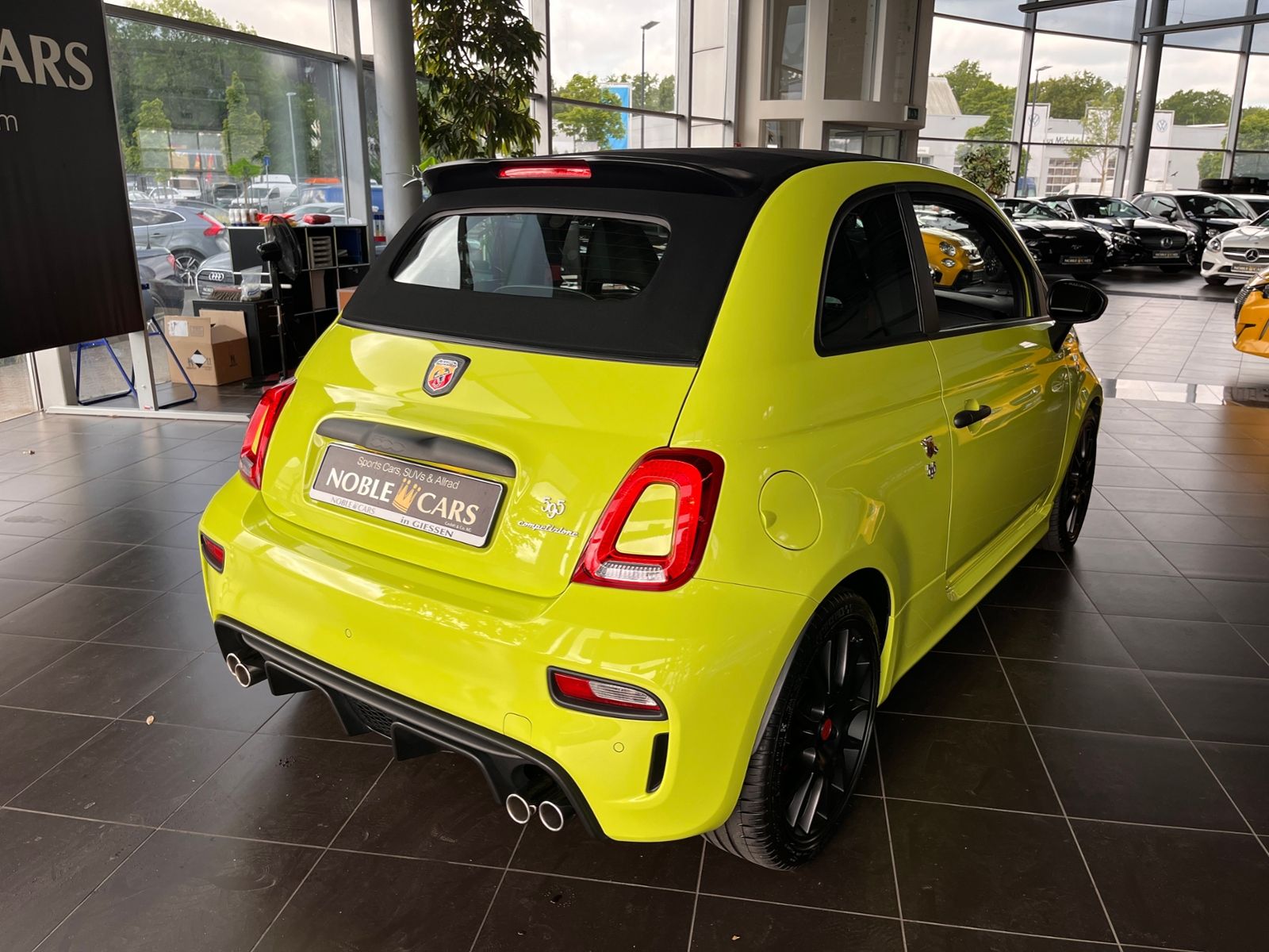 Fahrzeugabbildung Abarth 595 Competizione NAVI Xenon ALU