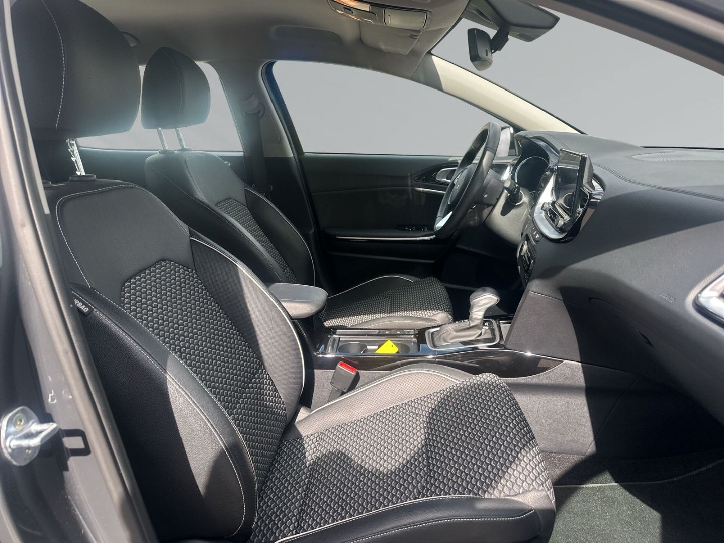 Fahrzeugabbildung Kia XCeed Spirit 1.6 CRDI Mild Hybrid 48V +Navi+Digi