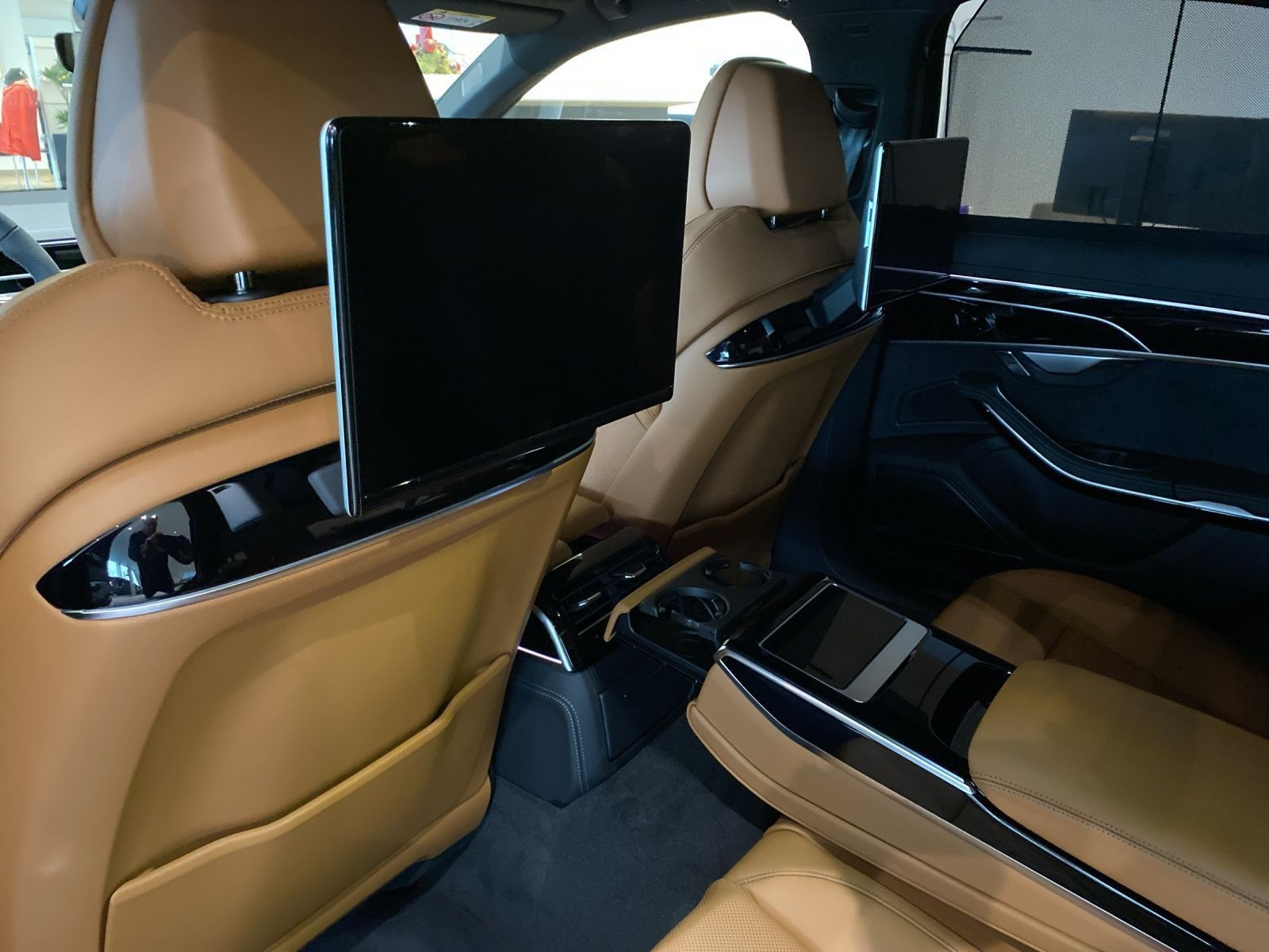 Audi S8 - Bild 18