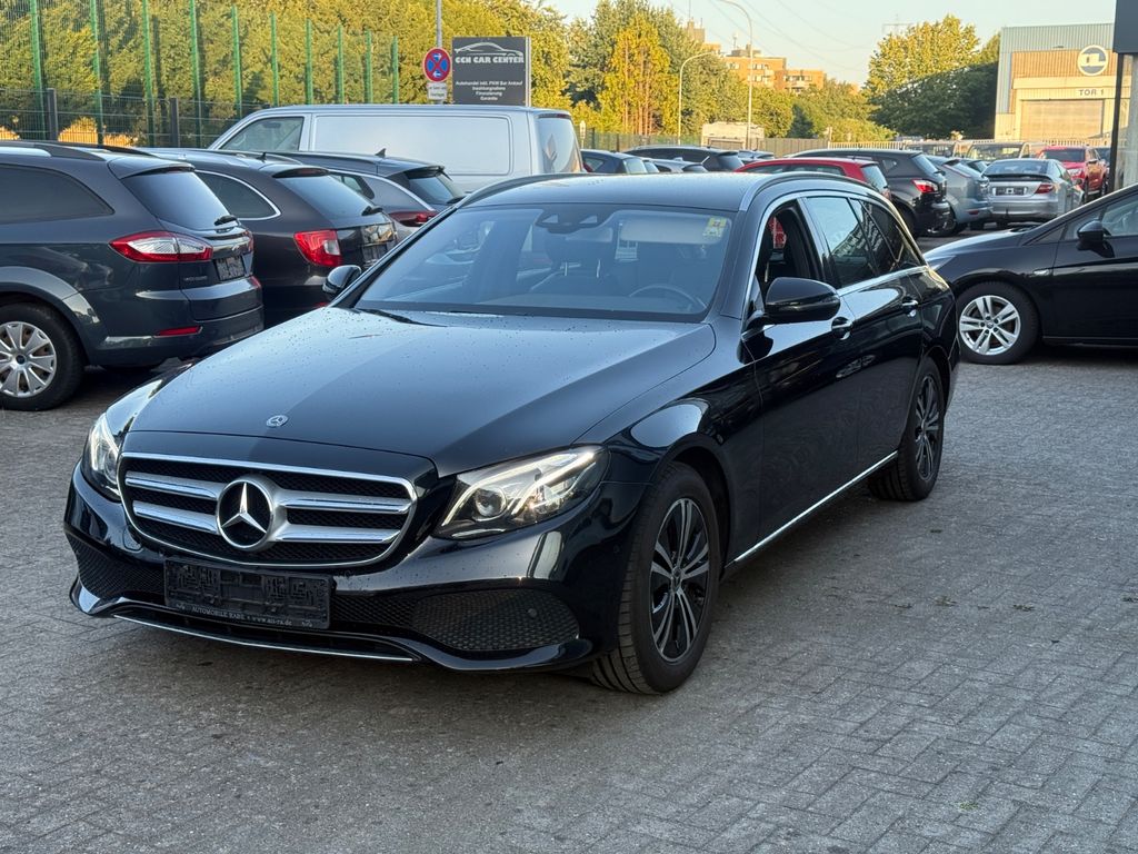 Image of Mercedes-Benz E 220