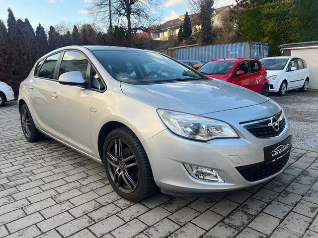 Opel Astra J Lim. 5-trg. Edition KLIMA SHZ PDC TEMPO