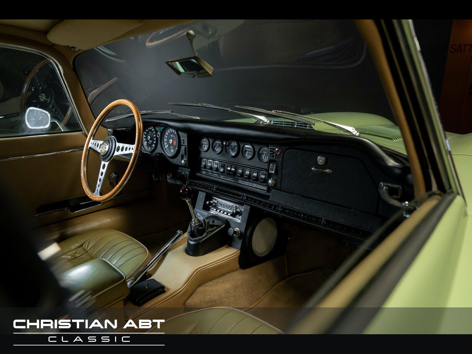 Fahrzeugabbildung Jaguar E-Type 4.2 Serie2 - Wertgutachten Note 1