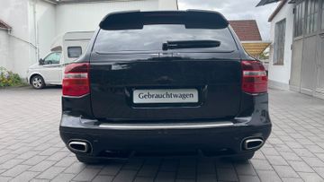 Porsche Cayenne - 8