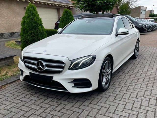 Image of Mercedes-Benz E 220