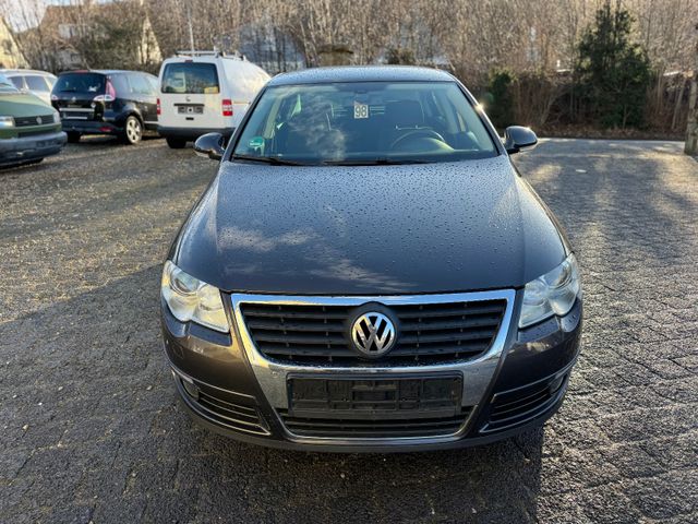 Volkswagen Passat Lim. Comfortline 1.6*KLIMA*SHZ*TEMPOMAT*