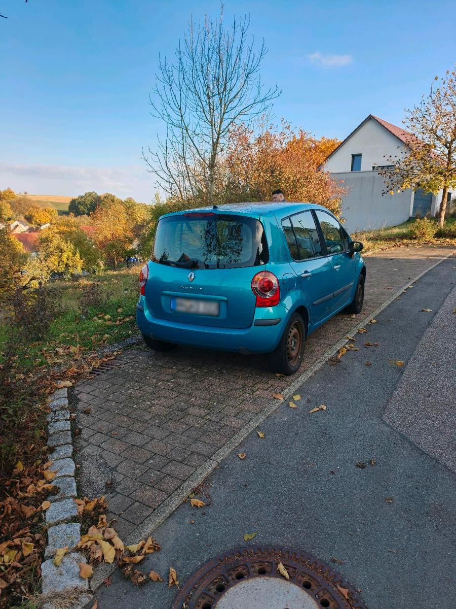 Renault Modus 2005 — rear view