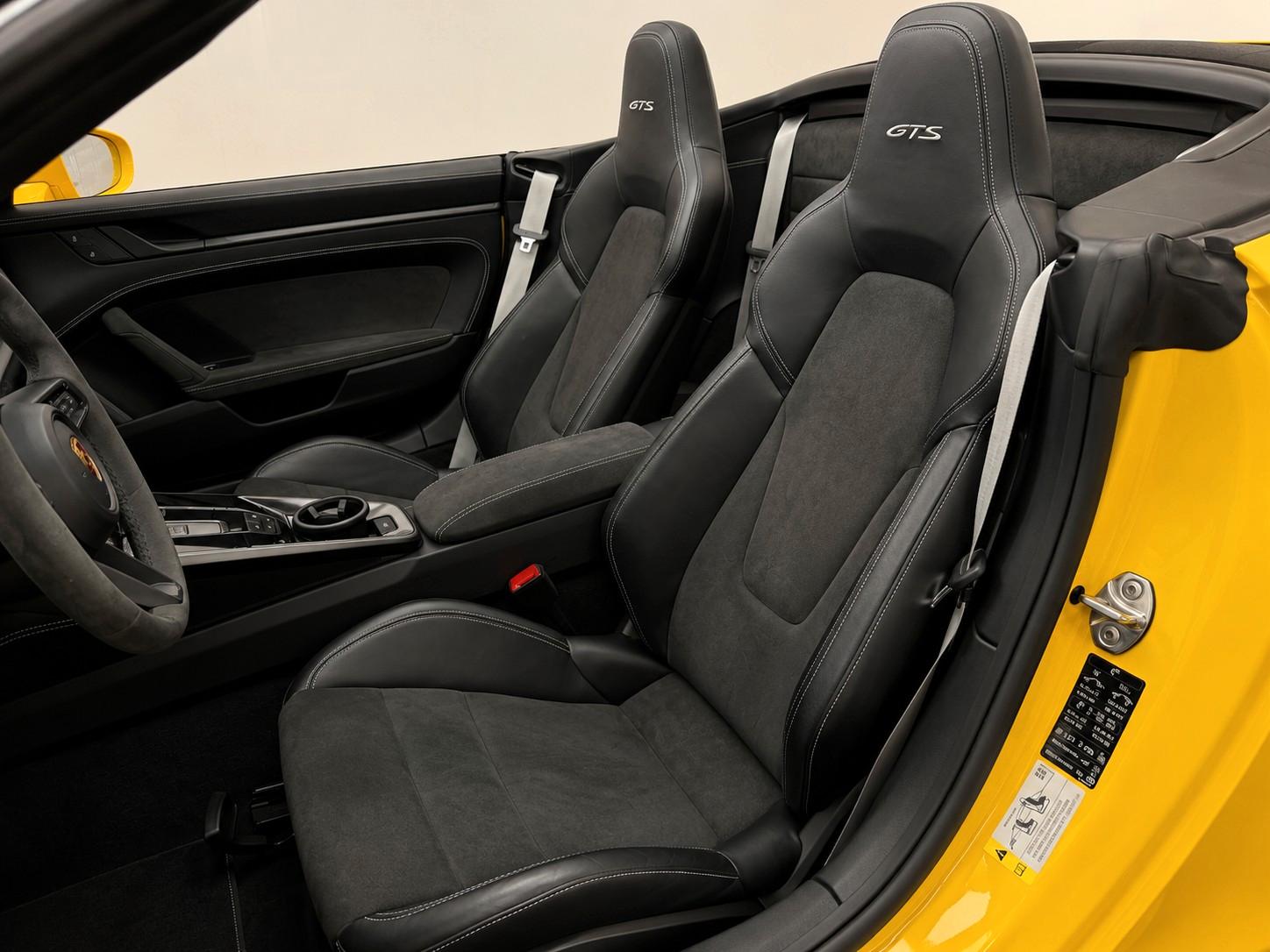 Porsche 992 GTS 4 CABRIO LIFT/BURMESTER/360/CHRONO/SPORT