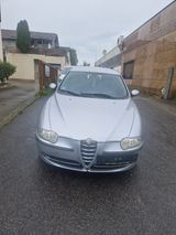 Alfa Romeo Alfa romeo147 mit neuer TÜV - Alfa Romeo 147 aus 2002