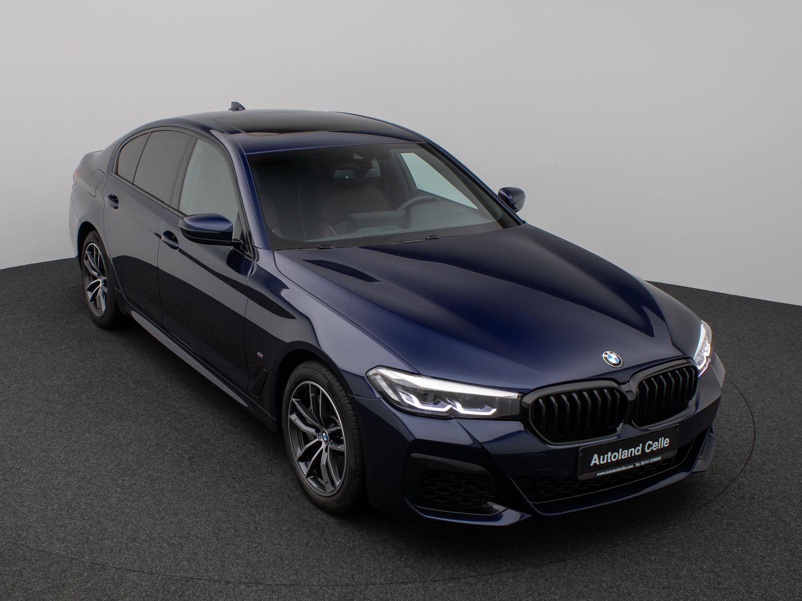 Fahrzeugabbildung BMW 540i xD M Sport Glasdach Kamera DAB H/K Massage