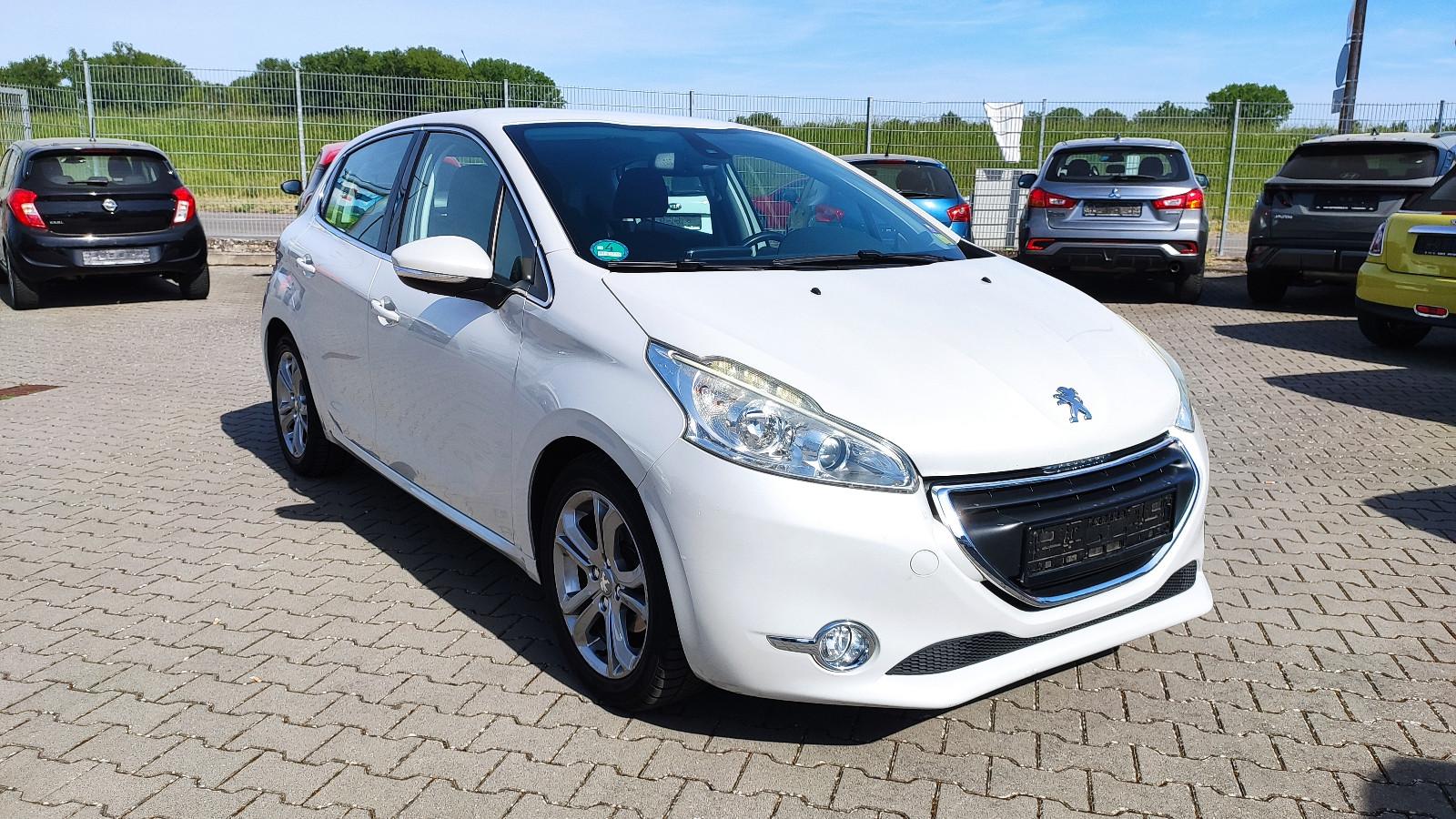 Peugeot 208 Automatik*NAVI*Klimaauto.*SHZ*BT*ALU*Allwett
