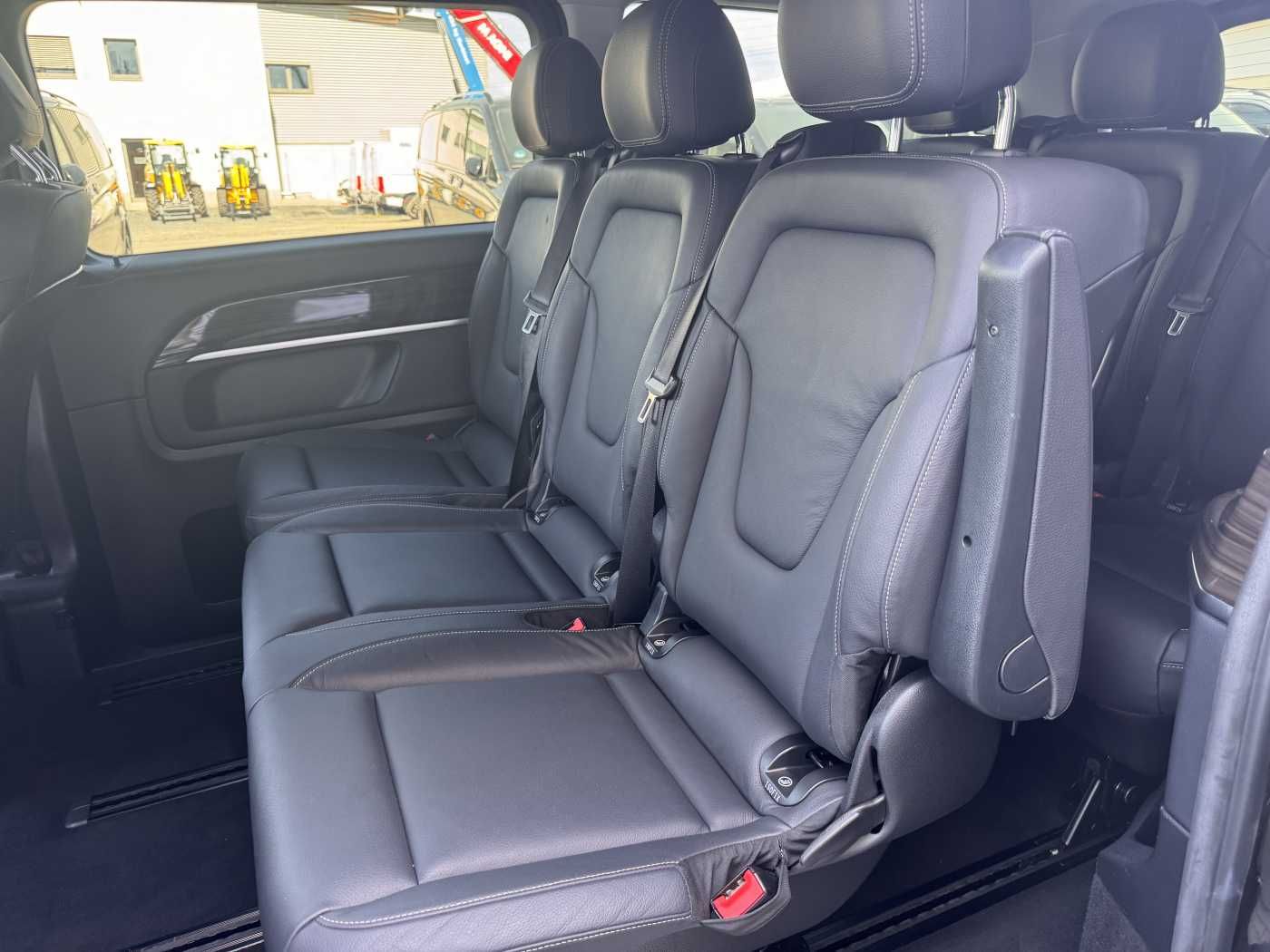 Fahrzeugabbildung Mercedes-Benz V 300 d AVA Extralang AIRMATIC Standheiz 360Kam