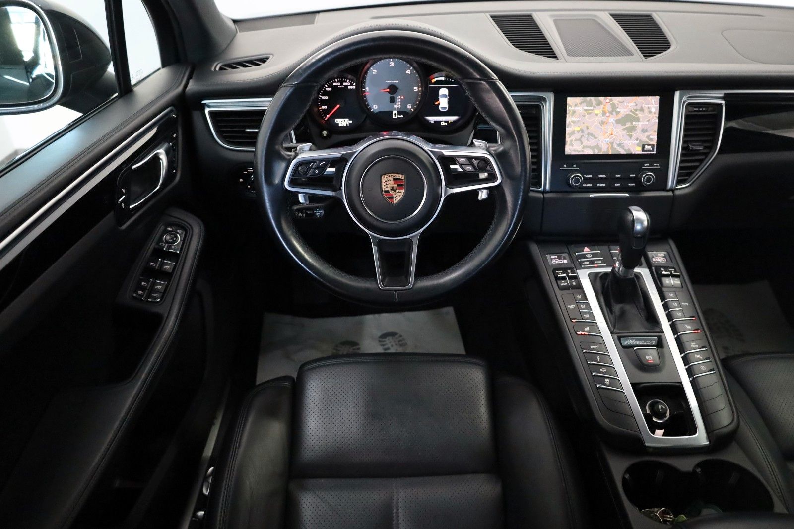 Fahrzeugabbildung Porsche Macan S D Alcantara,Navi,Xenon,Panorama,BOSE,ACC