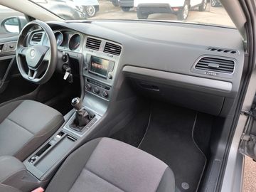 Volkswagen Golf - 12