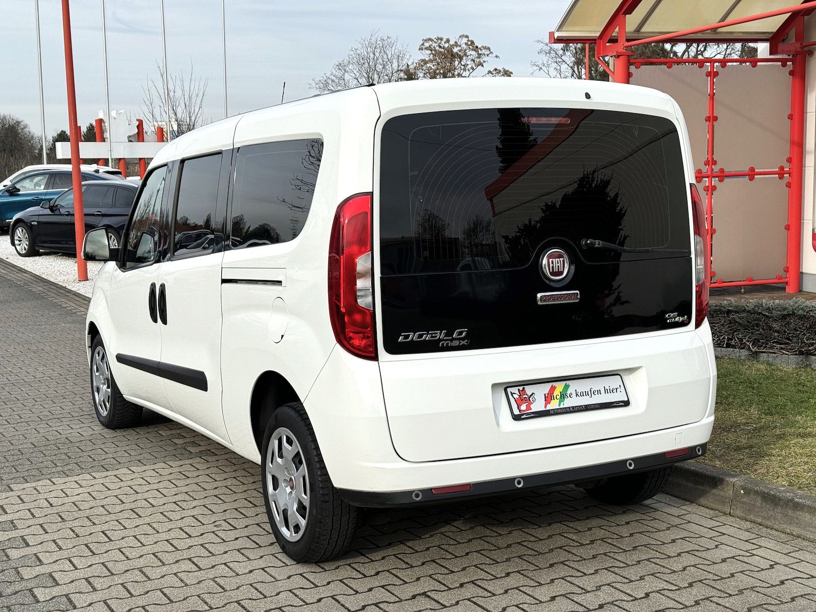 Fahrzeugabbildung Fiat Doblo Maxi Kombi /Navi/Klimaauto/DAB/Shz/Tempo