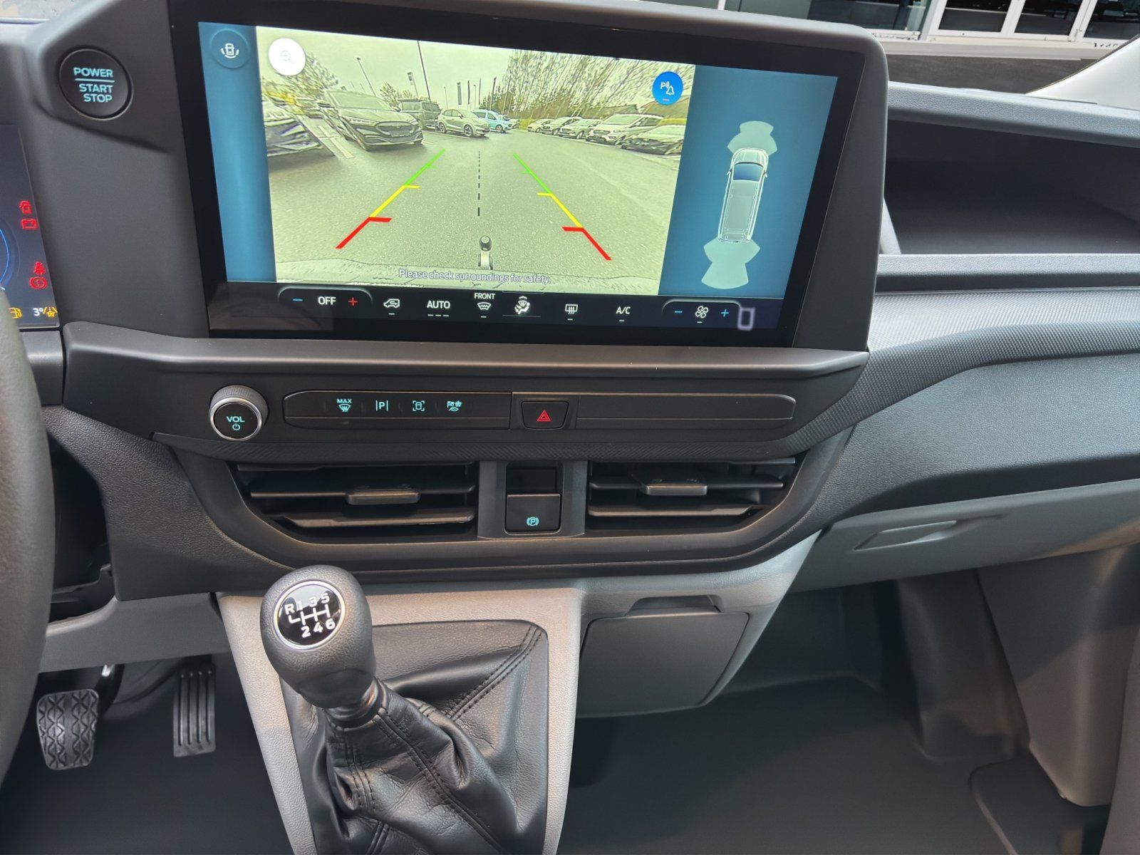 Fahrzeugabbildung Ford Transit Custom 320 L1 FWD Trend