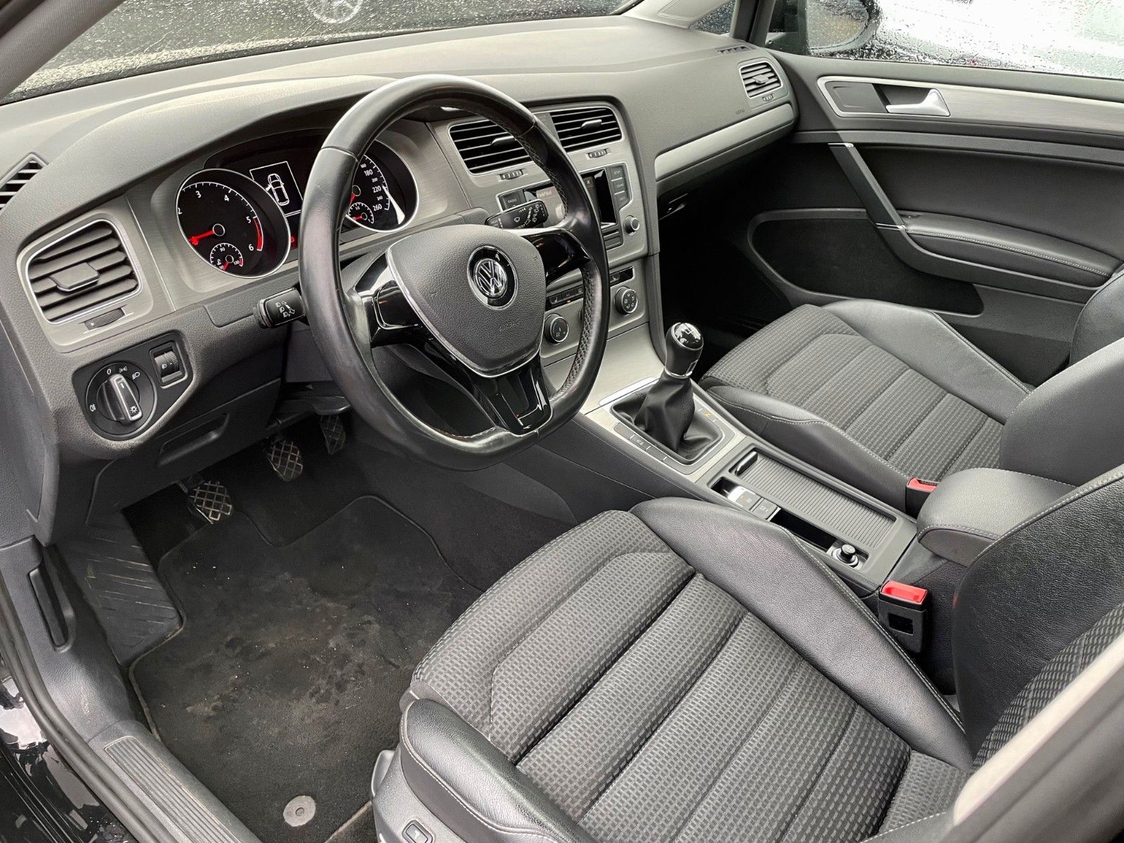 Fahrzeugabbildung Volkswagen Golf VII 2.0 TDI BMT Leder PDC Klima SPORTSITZE