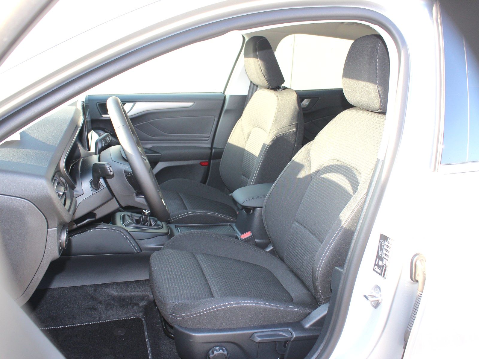 Fahrzeugabbildung Ford Focus Titanium X 1,0 EcoBoost MildHybrid