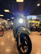 e-Schwalbe 50er 45 km/h Lithium-Akku tragbar Bis zu 100 KM  - ROLLER 45 KM H