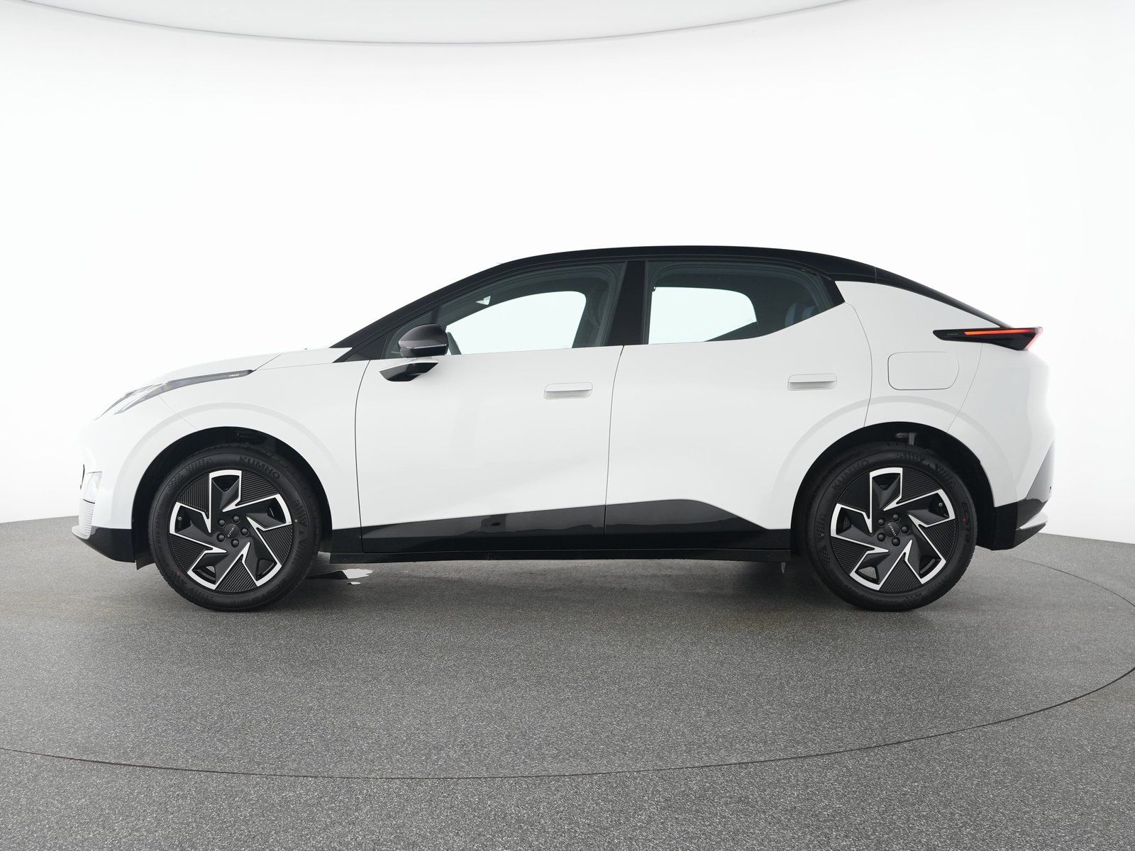 Lynk & Co 02
