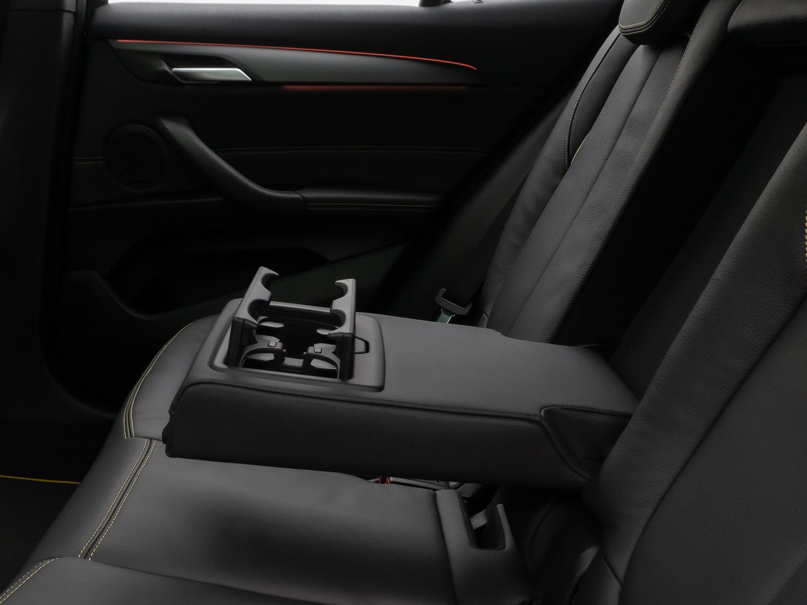 Fahrzeugabbildung BMW X2 sD18i M Sport Edition Panorama Kamera 19Zoll